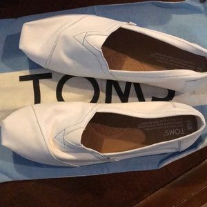 Men’s white Tom shoes
